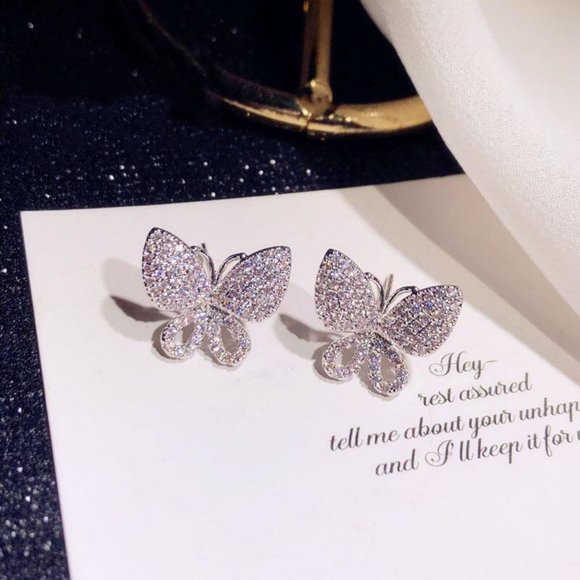 NEW 18K White Gold Diamond Butterfly Earrings B1 - Picture 1 of 5